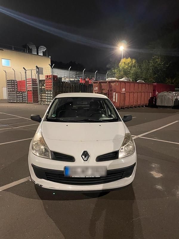 Weiß Gebraucht 2007 Renault Clio II Kleinwagen | 1.480 € - Bild 1/4