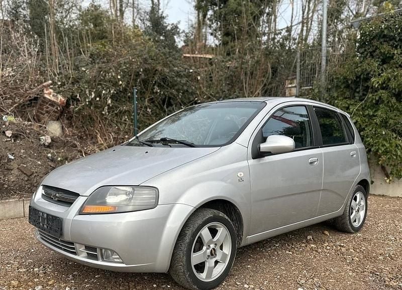 Gebraucht Chevrolet Kalos 94 PS (69 kW) 2008 Silber Kleinwagen