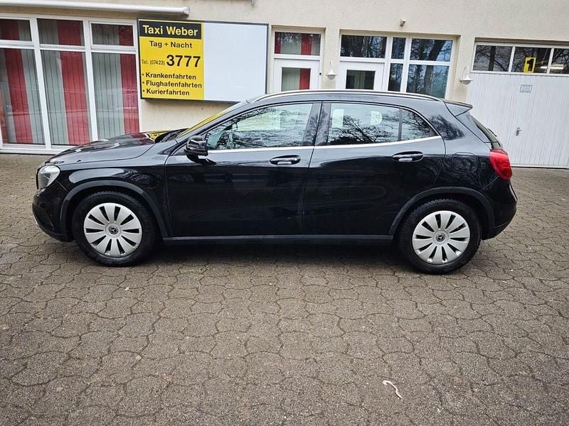 Gebraucht Mercedes GLA200 156 PS (114 kW) 2014 Schwarz SUV