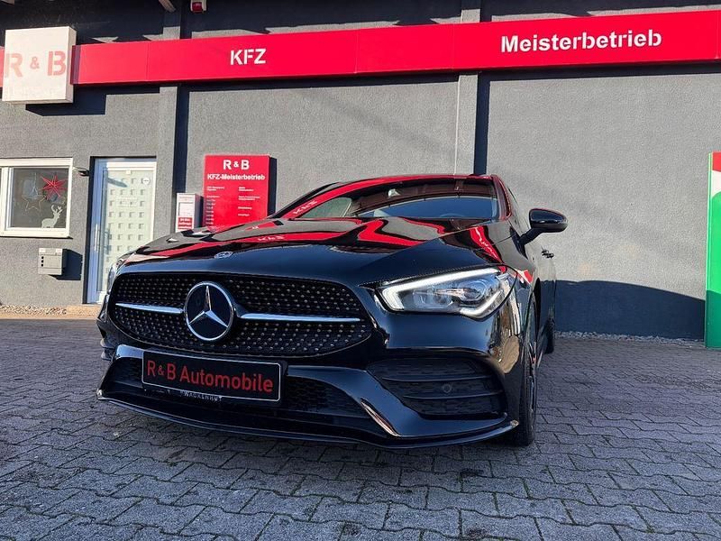 Nachtschwarz Gebraucht 2023 Mercedes CLA250e Shooting Brake AMG line Kombi | 26.400 € (Fairer Preis) - Bild 1/4
