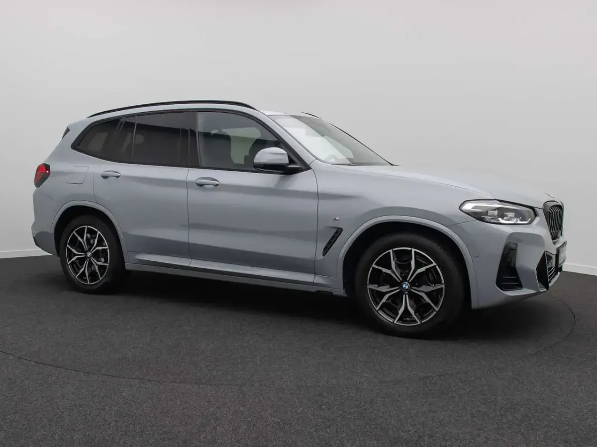 Gebraucht BMW X3 M M Sport 184 PS (135 kW) 2023 M brooklyn grau metallicc4p SUV