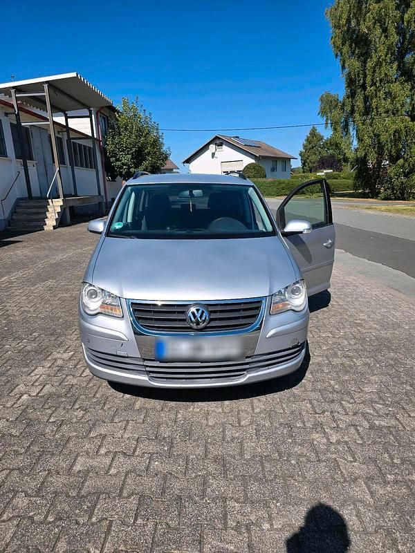 Grau Gebraucht 2007 VW Touran Van / Kleinbus | 3.250 € - Bild 1/4
