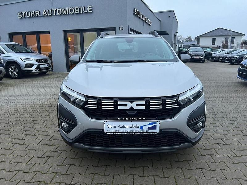 Gebraucht Dacia Sandero 91 PS (66 kW) 2023 Grau SUV