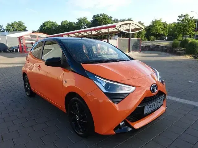 Gebraucht Toyota Aygo x-press 72 PS (52 kW) 2020 Rot Kleinwagen