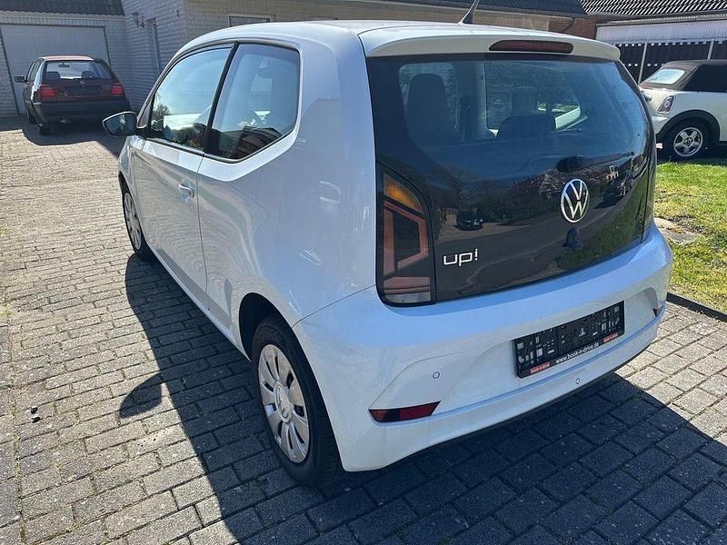 Second-hand VW up! Basis 65 CP (47 kW) 2023 Alb Hatchback