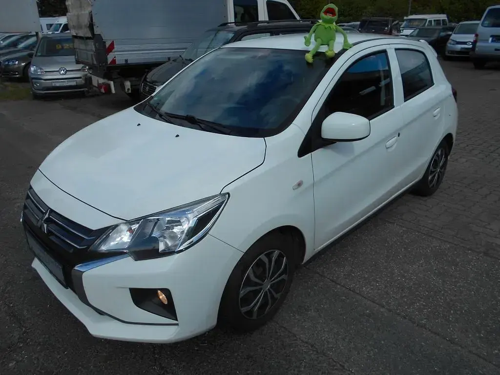 Gebraucht Mitsubishi Space Star Basis 71 PS (52 kW) 2021 Weiß Kleinwagen