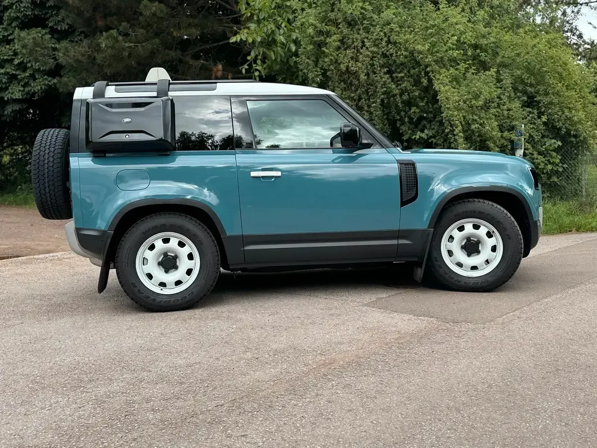 Gebraucht Land Rover Defender 249 PS (183 kW) 2024 Blau SUV