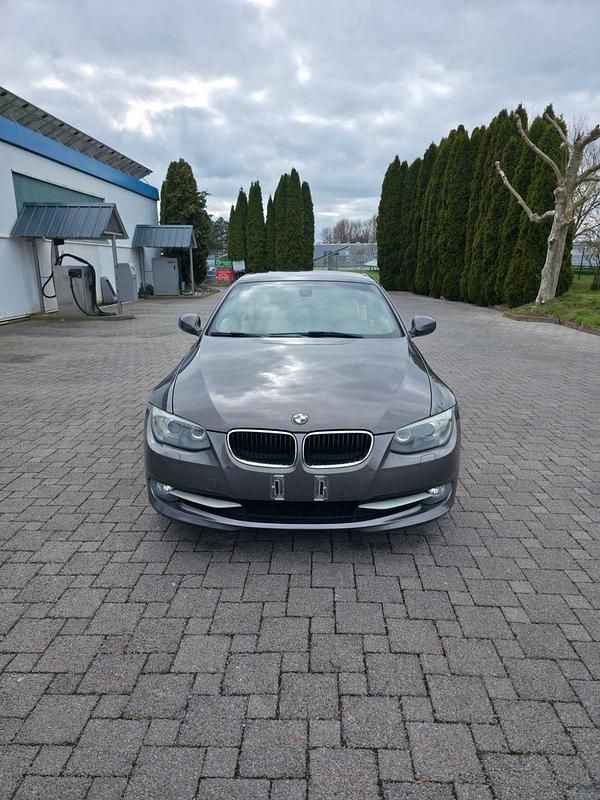 Gebraucht BMW 325 Cabriolet 204 PS (150 kW) 2010 Braun Cabrio