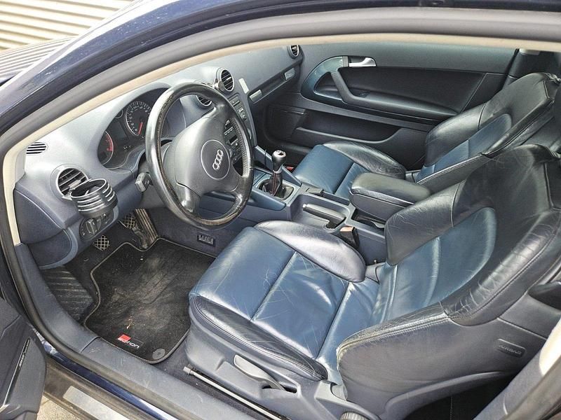 Gebraucht Audi A3 75 PS (55 kW) 2003 Blau Limousine