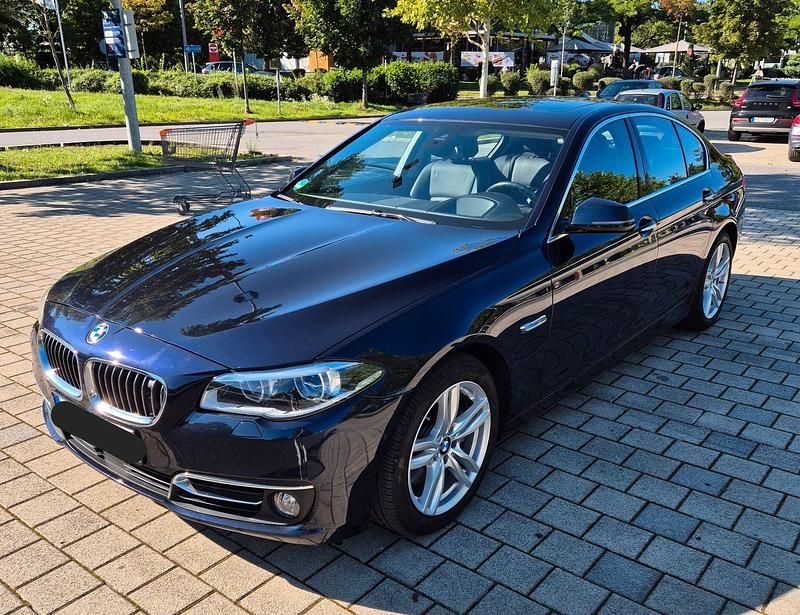 Blau Gebraucht 2016 BMW 530 Luxury Line Limousine | 22.600 € (Superpreis) - Bild 1/4
