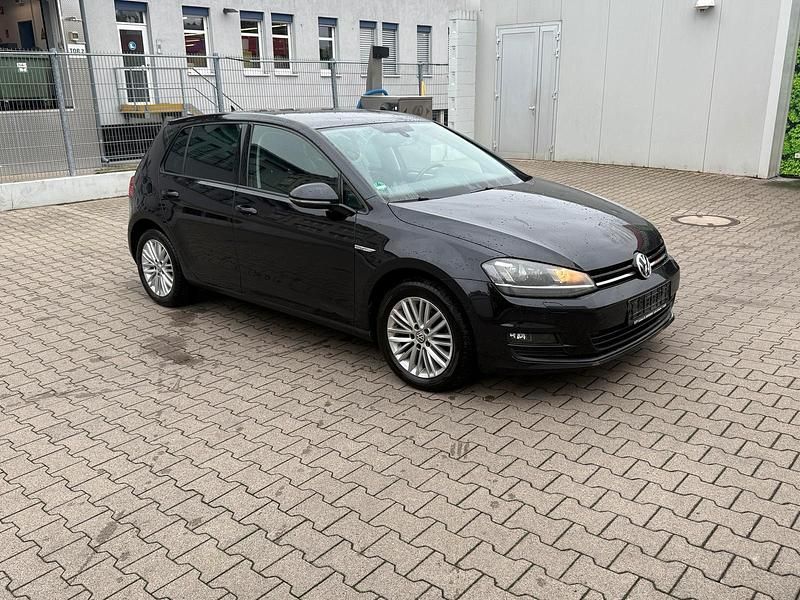 Schwarz Gebraucht 2014 VW Golf VII Cup Kleinwagen | 7.090 € (Guter Preis) - Bild 1/4