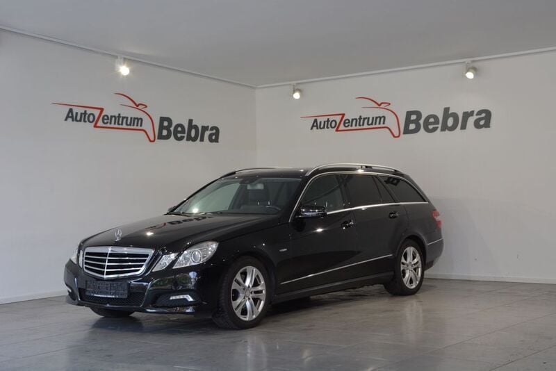 Schwarz Gebraucht 2011 Mercedes E250 Kombi | 8.500 € (Guter Preis) - Bild 1/4