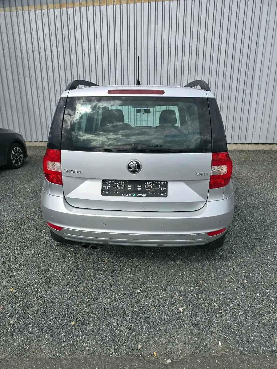 Używany Skoda Yeti 110 KM (80 kW) 2015 Srebrny SUV