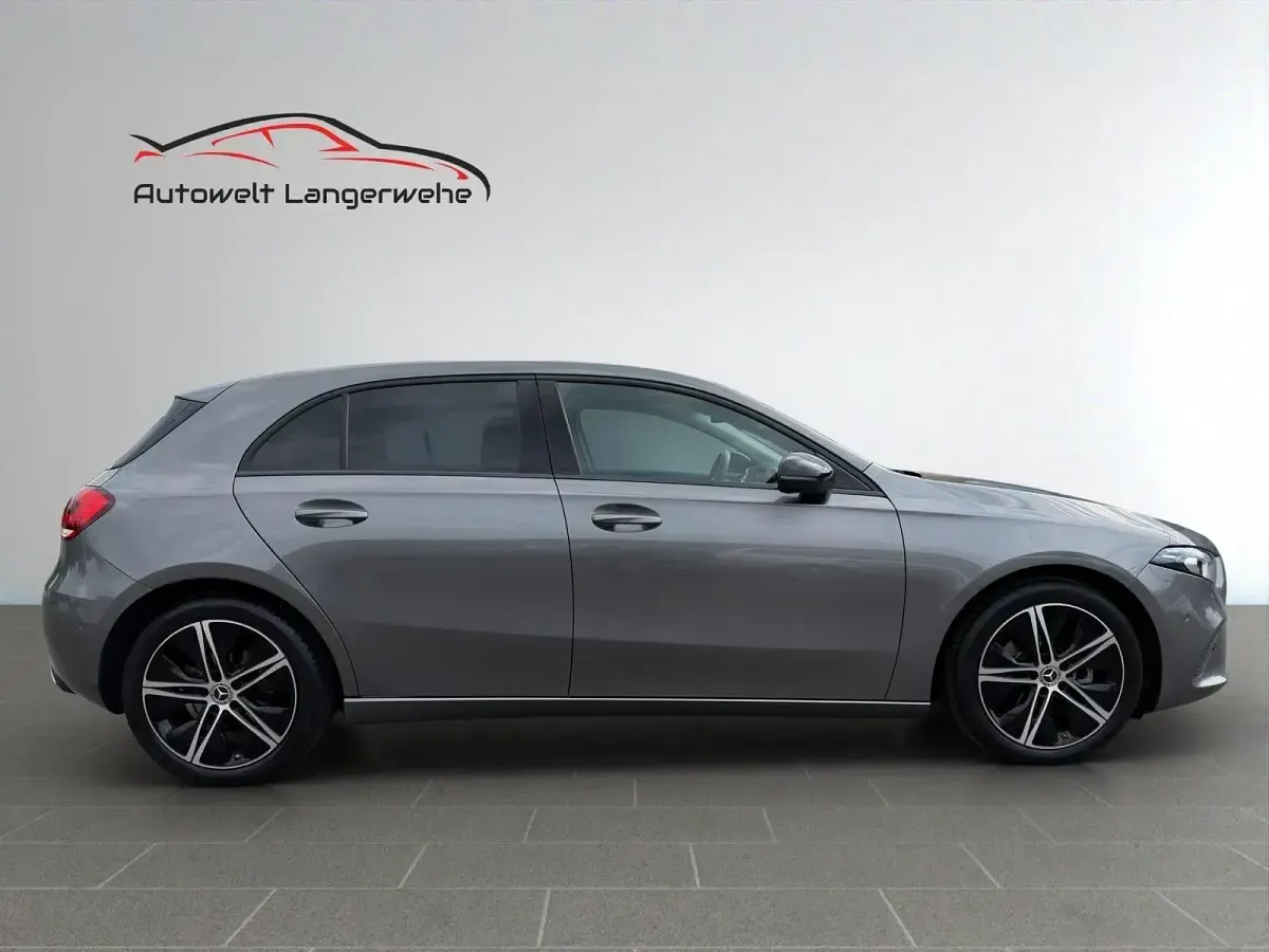 Gebraucht Mercedes A200 Progressive 163 PS (119 kW) 2019 Grau Limousine