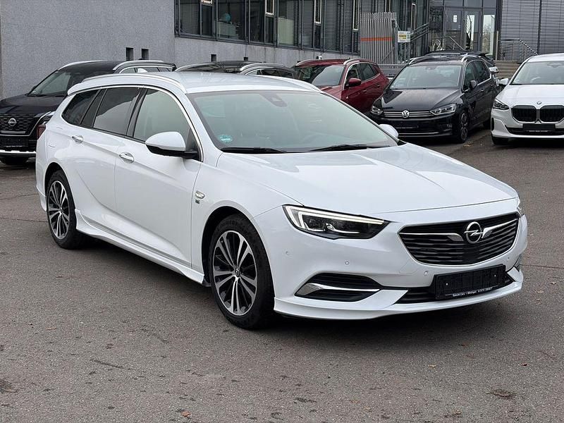 Weiß Gebraucht 2018 Opel Insignia OPC Kombi | 14.990 € (Guter Preis) - Bild 1/4