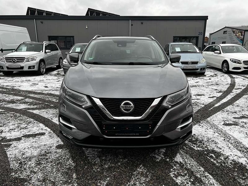 Grau Gebraucht 2019 Nissan Qashqai Tekna SUV | 15.990 € (Guter Preis) - Bild 1/4