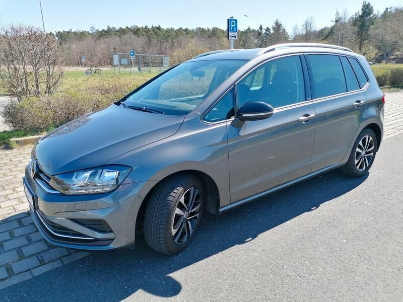 Grau Gebraucht 2019 VW Golf Sportsvan Van / Kleinbus | 18.950 € (Guter Preis) - Bild 1/4