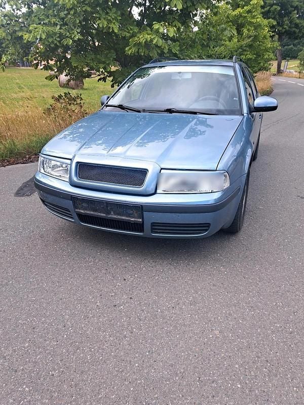Blau Gebraucht 2009 Skoda Octavia Kombi | 1.390 € (Superpreis) - Bild 1/4