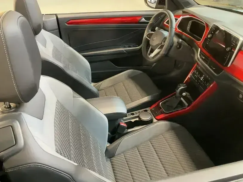 Second-hand VW T-Roc R-line 150 CP (110 kW) 2022 Negru SUV