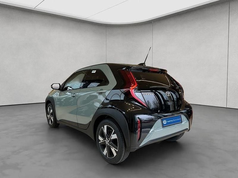 Neu Toyota Aygo X 116 PS (85 kW) 2026 Grün SUV