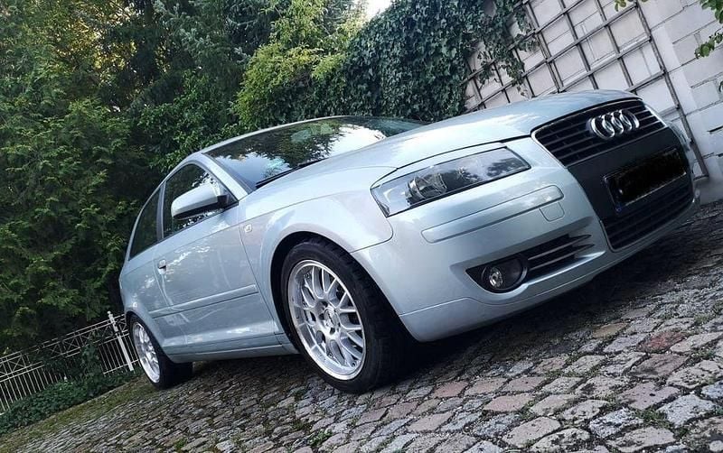 Blau Gebraucht 2003 Audi A3 Ambition Limousine | 4.000 € - Bild 1/4