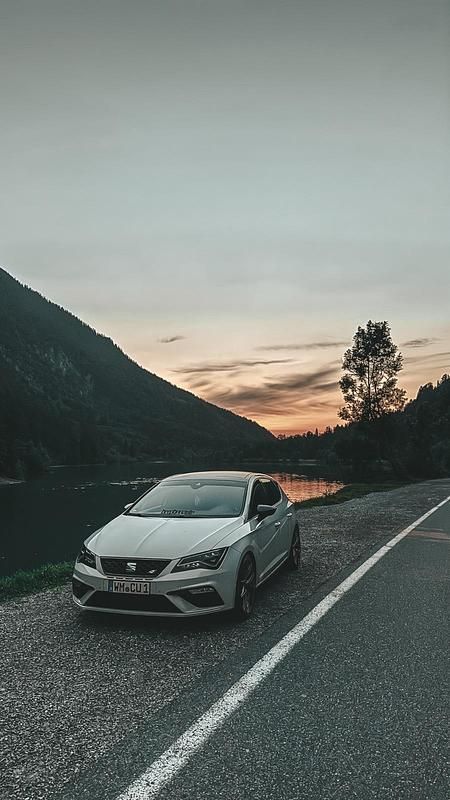 Weiß Gebraucht 2017 Cupra Leon Limousine | 14.500 € (Superpreis) - Bild 1/4