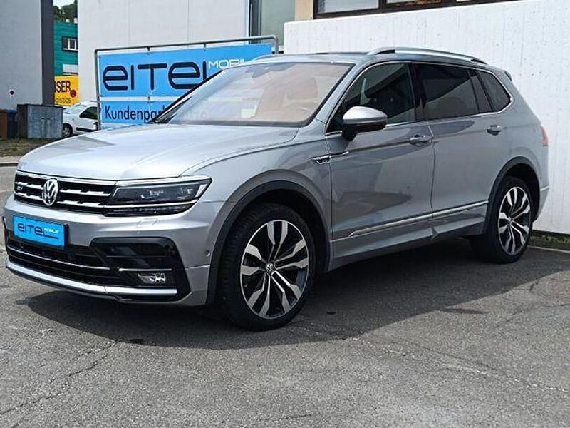 Silver metallic Gebraucht 2019 VW Tiguan Allspace Highline SUV | 33.990 € (Etwas zu teuer) - Bild 1/4