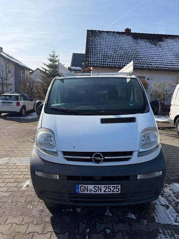 Gebraucht Opel Vivaro 110 PS (80 kW) 2006 Weiß Van / Kleinbus
