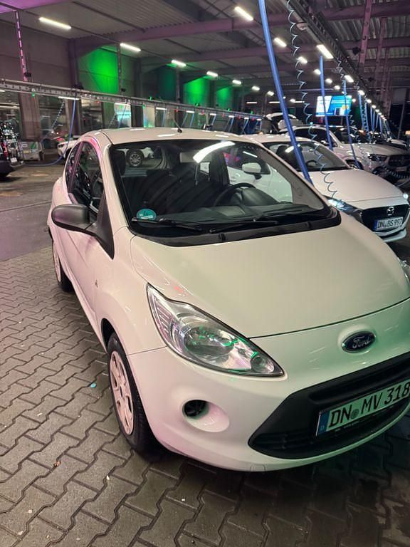 Gebraucht Ford Ka Trend 69 PS (50 kW) 2010 Weiß Kleinwagen