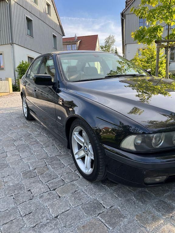 Schwarz Gebraucht 1999 BMW 540 Limousine | 11.400 € (Guter Preis) - Bild 1/4