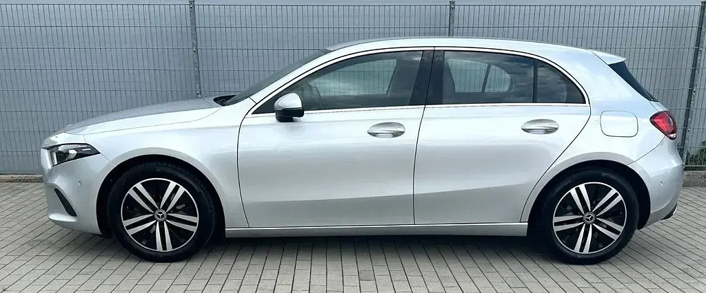 Gebraucht Mercedes A200 163 PS (119 kW) 2021 Silber Limousine