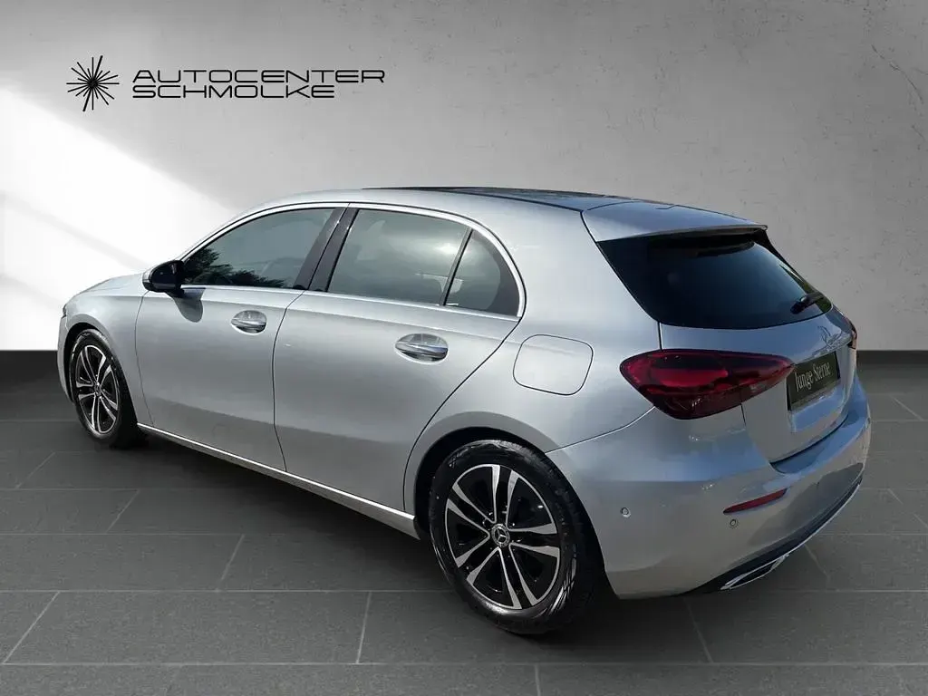 Gebraucht Mercedes A200 Advanced Plus 163 PS (119 kW) 2024 Lack hightechsilber Limousine