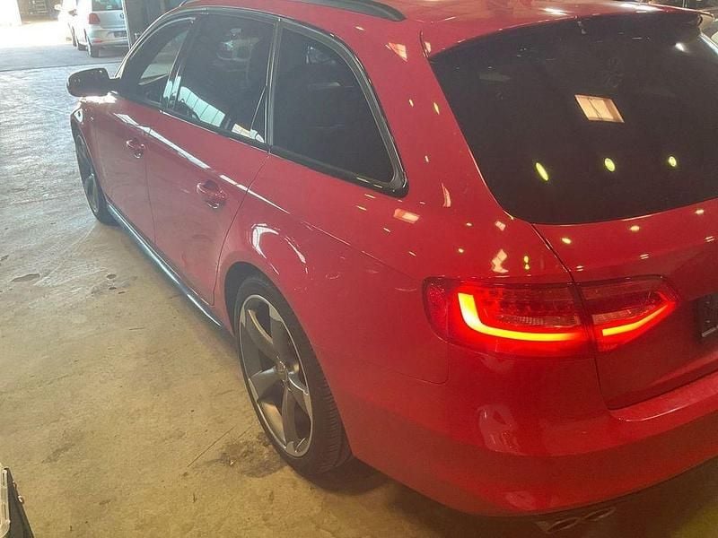 Second-hand Audi A4 Ambition 190 CP (139 kW) 2015 Roșu Break