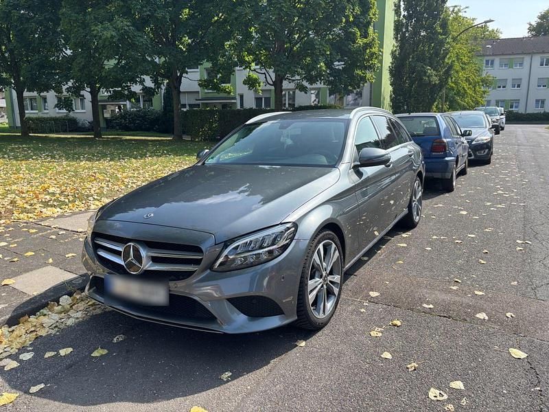 Gebraucht Mercedes C220 194 PS (142 kW) 2018 Silber Kombi