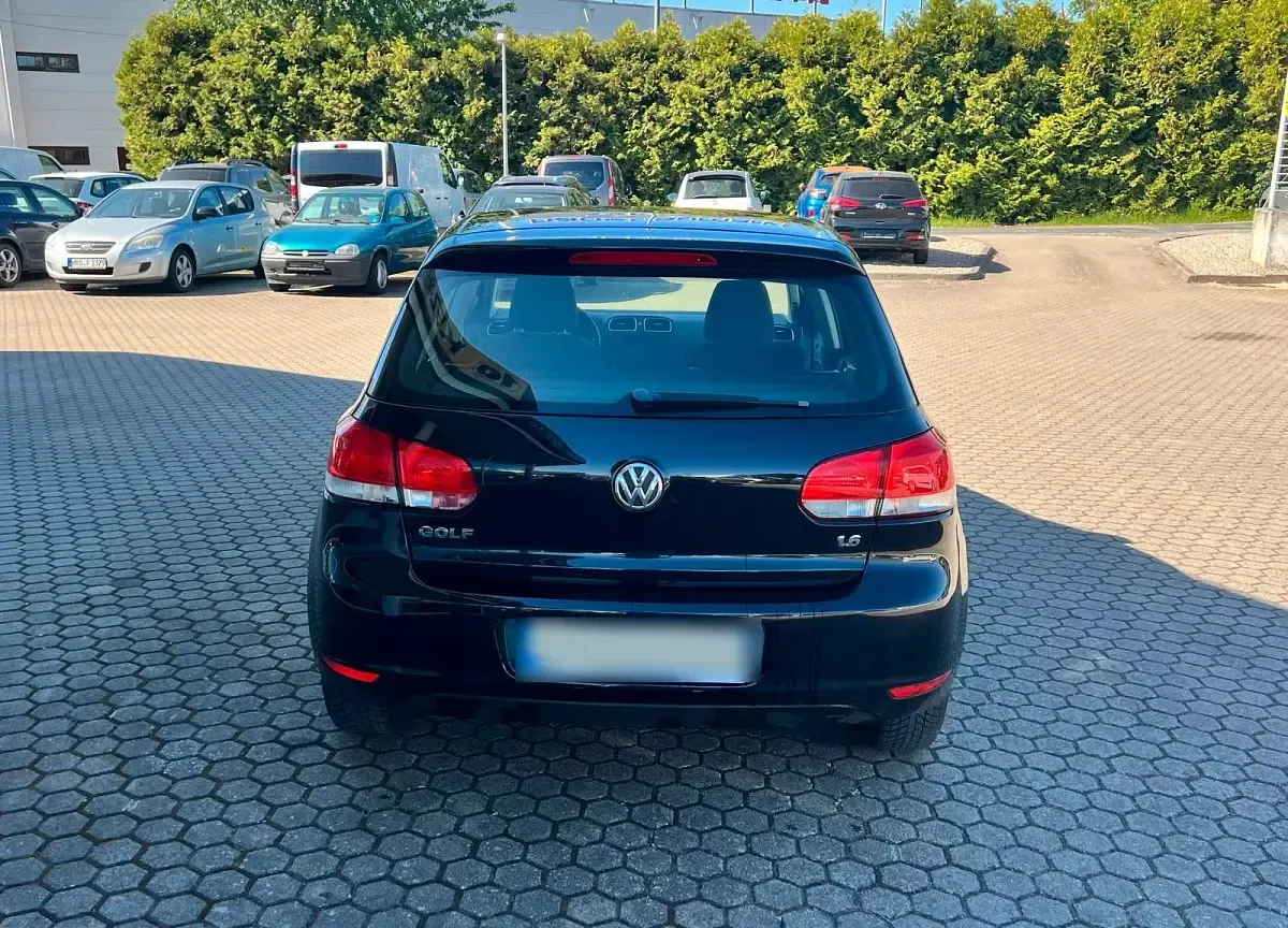 Gebraucht VW Golf VI 105 PS (77 kW) 2012 Schwarz Kleinwagen