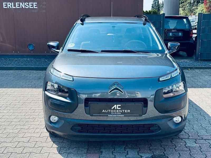 Usado Citroën C4 Feel 82 HP (60 kW) 2017 Cinzento Sedan
