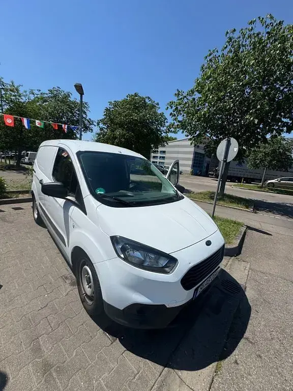 Gebraucht Ford Transit 101 PS (74 kW) 2019 Weiß Van / Kleinbus