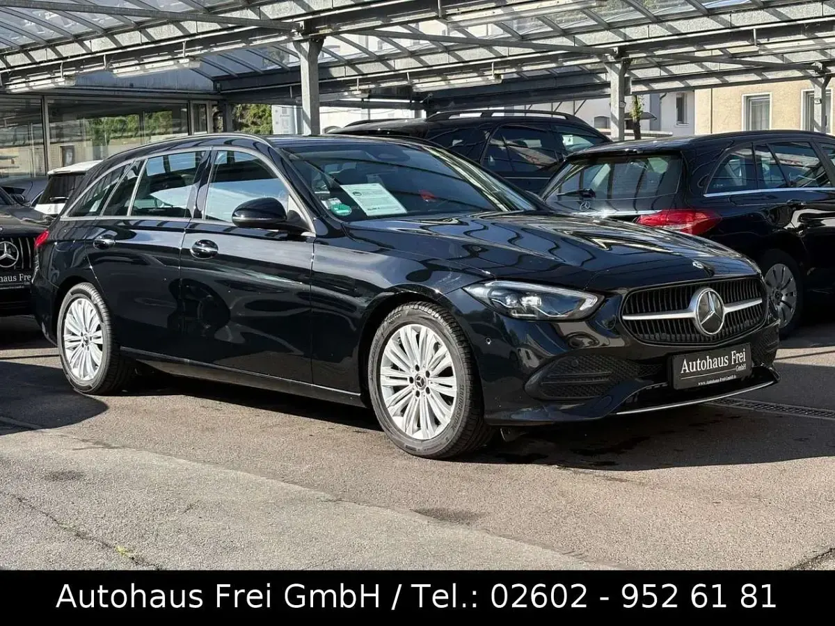 Gebraucht Mercedes C200 184 PS (135 kW) 2022 Schwarz Kombi