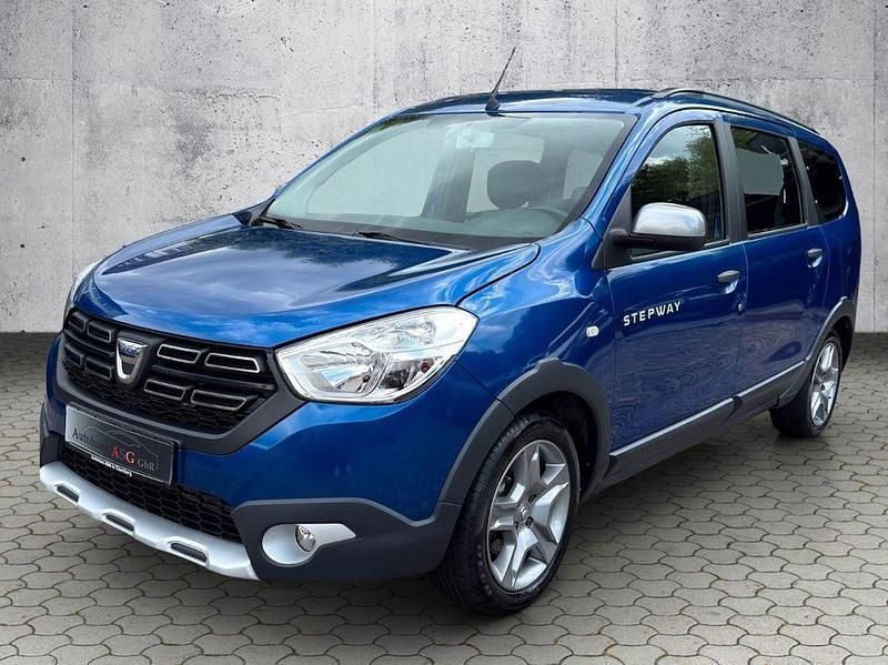 Blau Gebraucht 2020 Dacia Lodgy Stepway Van / Kleinbus | 12.900 € (Fairer Preis) - Bild 1/4