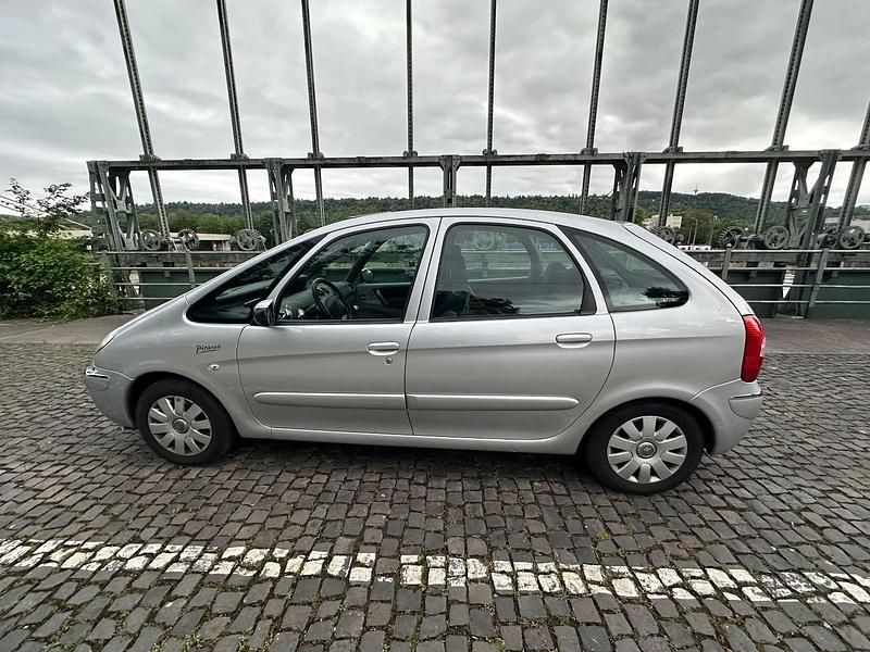 Silber Gebraucht 2005 Citroën Xsara Picasso Comfort Van / Kleinbus | 1.700 € (Fairer Preis) - Bild 1/4