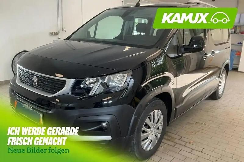 Schwarz Gebraucht 2020 Peugeot Rifter Van / Kleinbus | 19.989 € (Guter Preis) - Bild 1/4