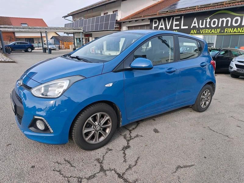 Gebraucht Hyundai i10 87 PS (63 kW) 2013 Blau Kleinwagen