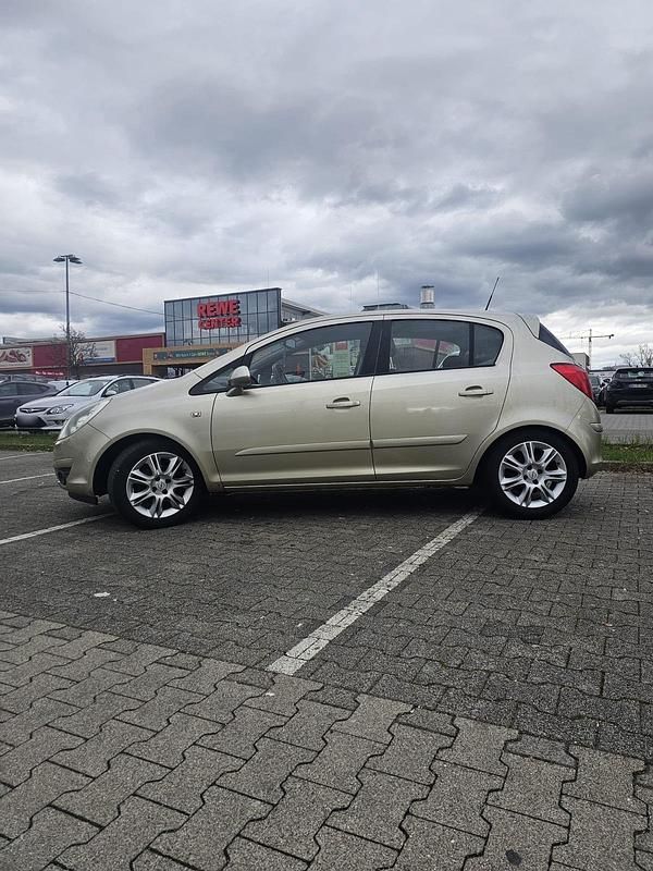 Gebraucht Opel Corsa 90 PS (66 kW) 2007 Gold Kleinwagen