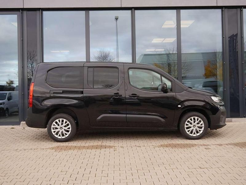 Neu Fiat Doblò 131 PS (96 kW) 2025 Schwarz Van / Kleinbus