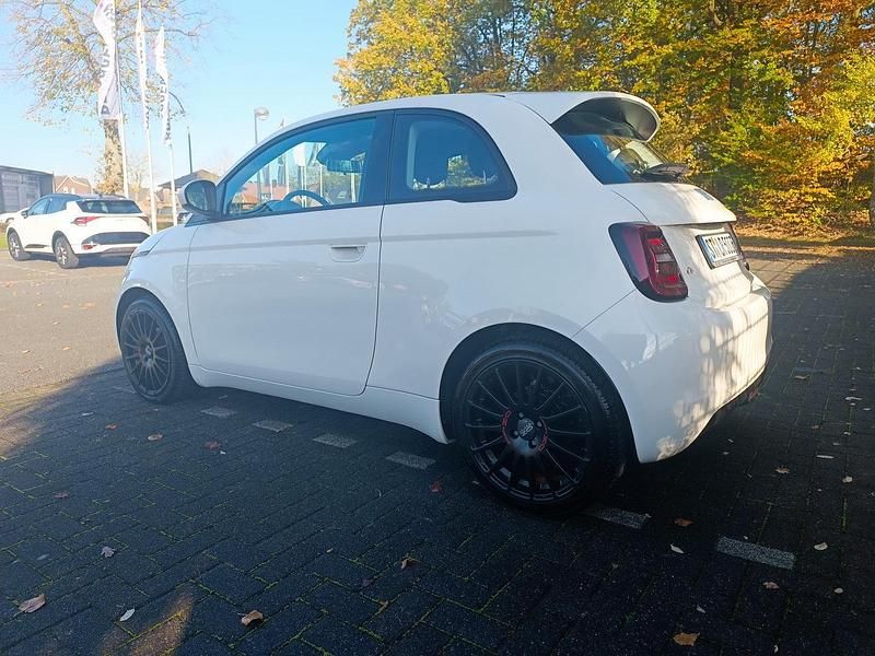 Gebraucht Fiat 500e Action 69 kW (95 PS) 2022 Weiß Limousine