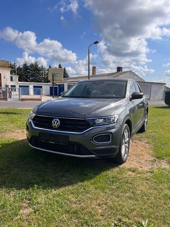 Grau Gebraucht 2021 VW T-Roc SUV | 23.599 € (Fairer Preis) - Bild 1/4