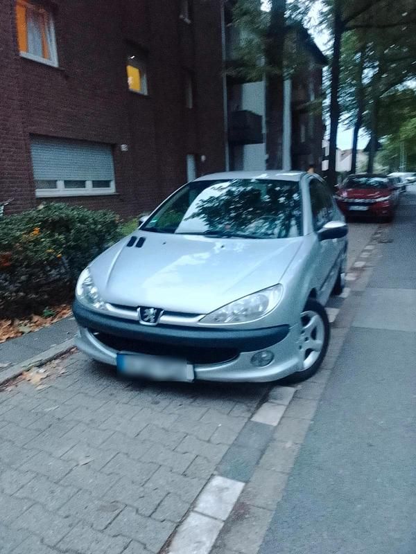 Silber Gebraucht 2006 Peugeot 206 Kleinwagen | 550 € (Guter Preis) - Bild 1/4