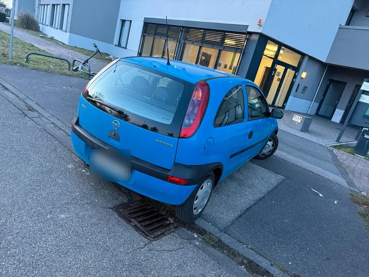 Gebraucht Opel Corsa 58 PS (42 kW) 2001 Blau Kleinwagen
