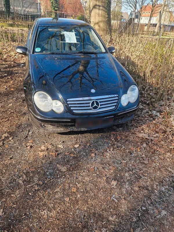 Gebraucht Mercedes C220 150 PS (110 kW) 2006 Schwarz Coupé