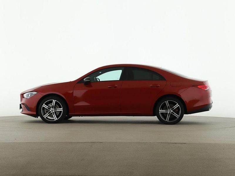 Gebraucht Mercedes CLA250e Progressive 160 PS (117 kW) 2021 Rot Limousine